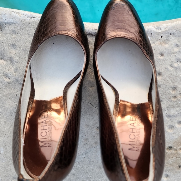 Michael Kors shoes pumps copper colored size 6 elevated  heels 👠 pumps - Picture 11 of 14